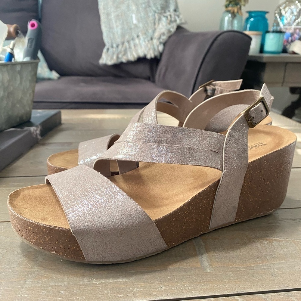Bjorndal Bronze Platform Sandals NEW size 9 wedge cork shoes